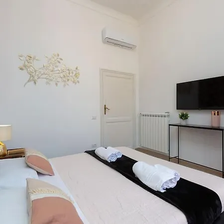 King Albert Termini/colosseo Appartement *